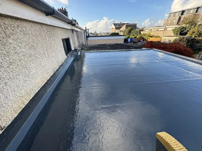 Flat roof installation
